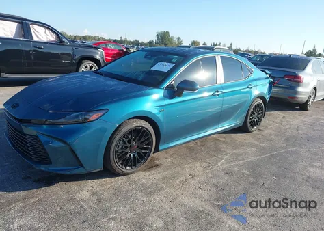 2025 Toyota Camry Le z USA, uszkodzony, nr VIN 4T1DAACK7SU616741